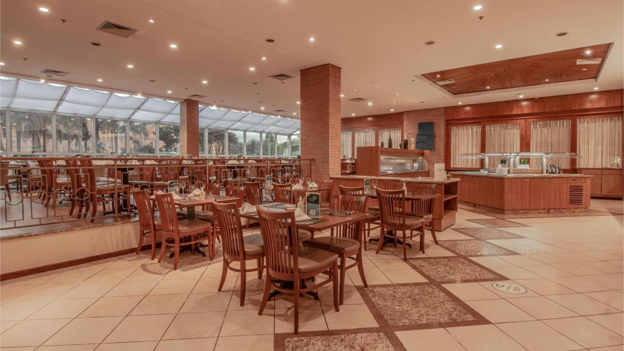 Hotel Deville Prime Porto Alegre Luaran gambar The restaurant
