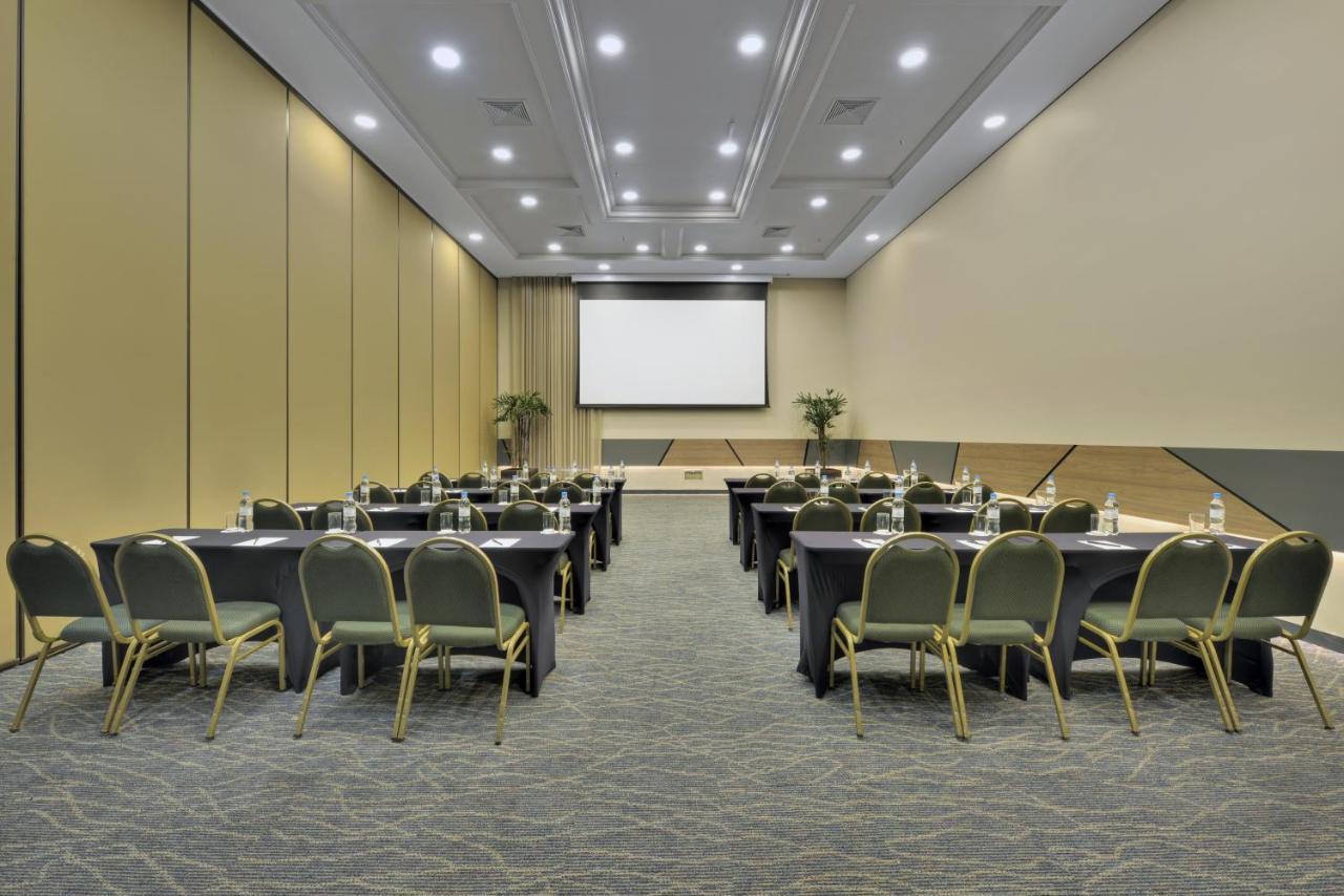 Hotel Deville Prime Porto Alegre Luaran gambar Meeting room