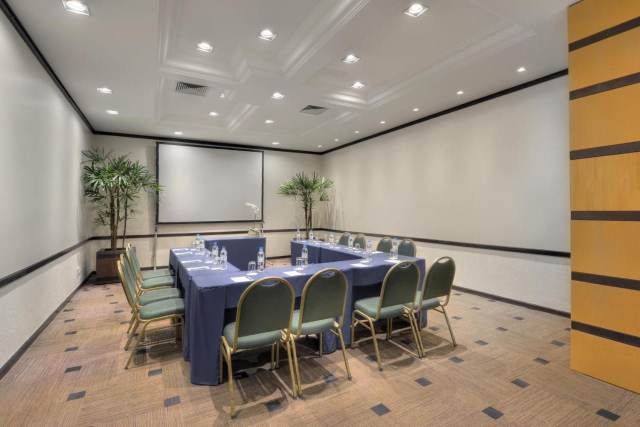 Hotel Deville Prime Porto Alegre Luaran gambar Meeting room