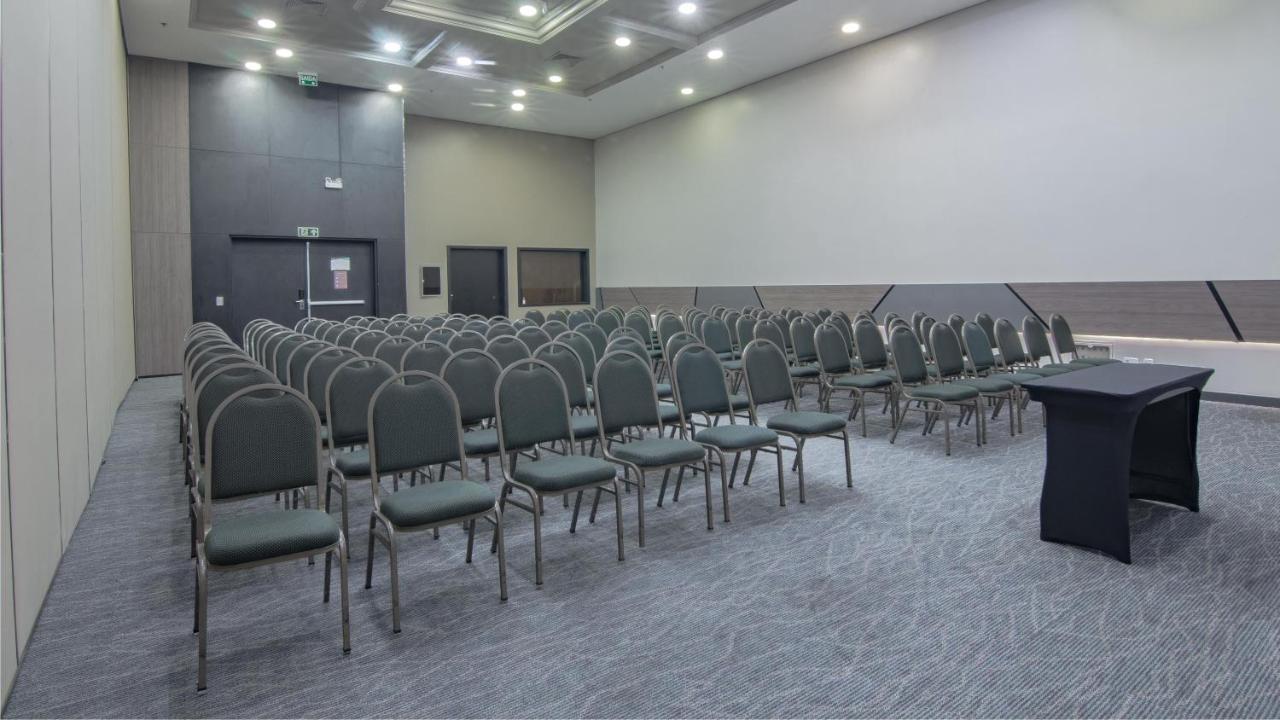 Hotel Deville Prime Porto Alegre Luaran gambar The main conference room
