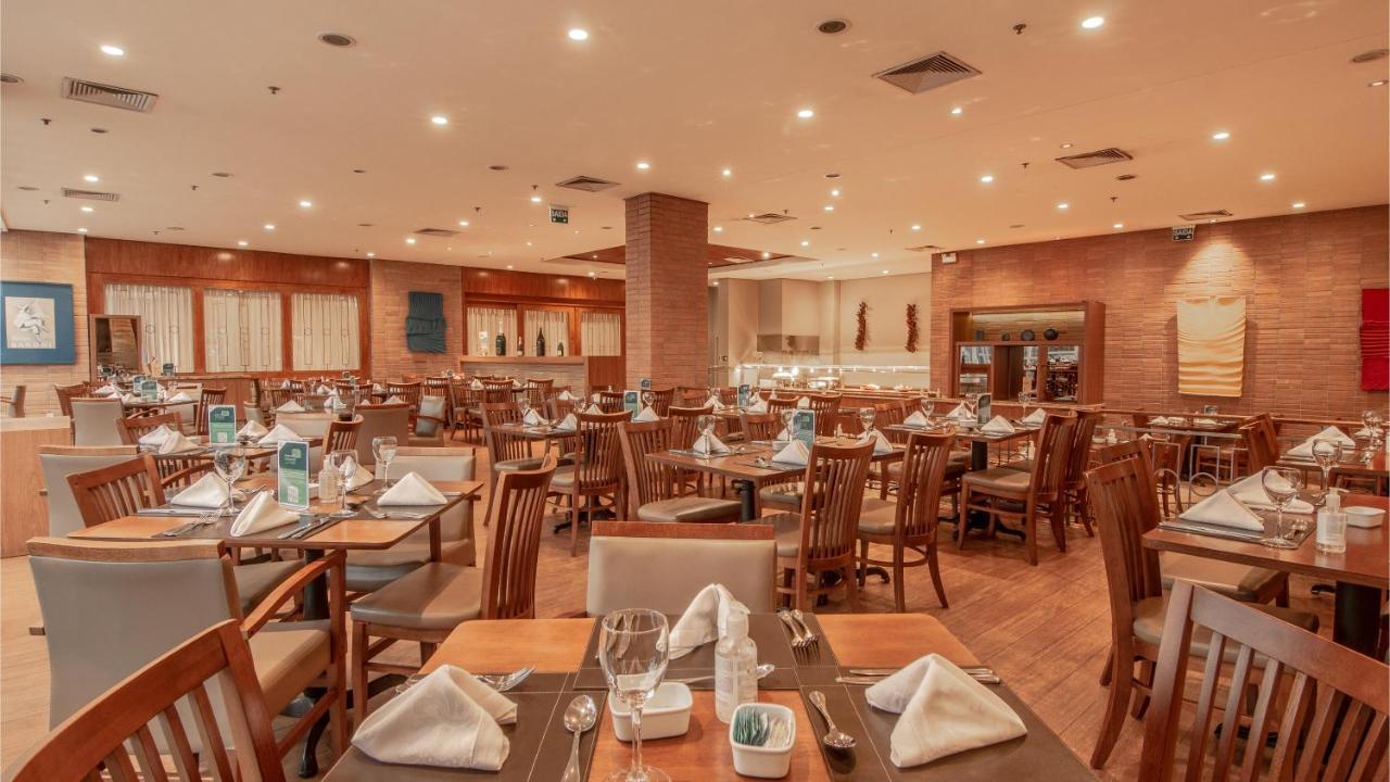 Hotel Deville Prime Porto Alegre Luaran gambar The restaurant