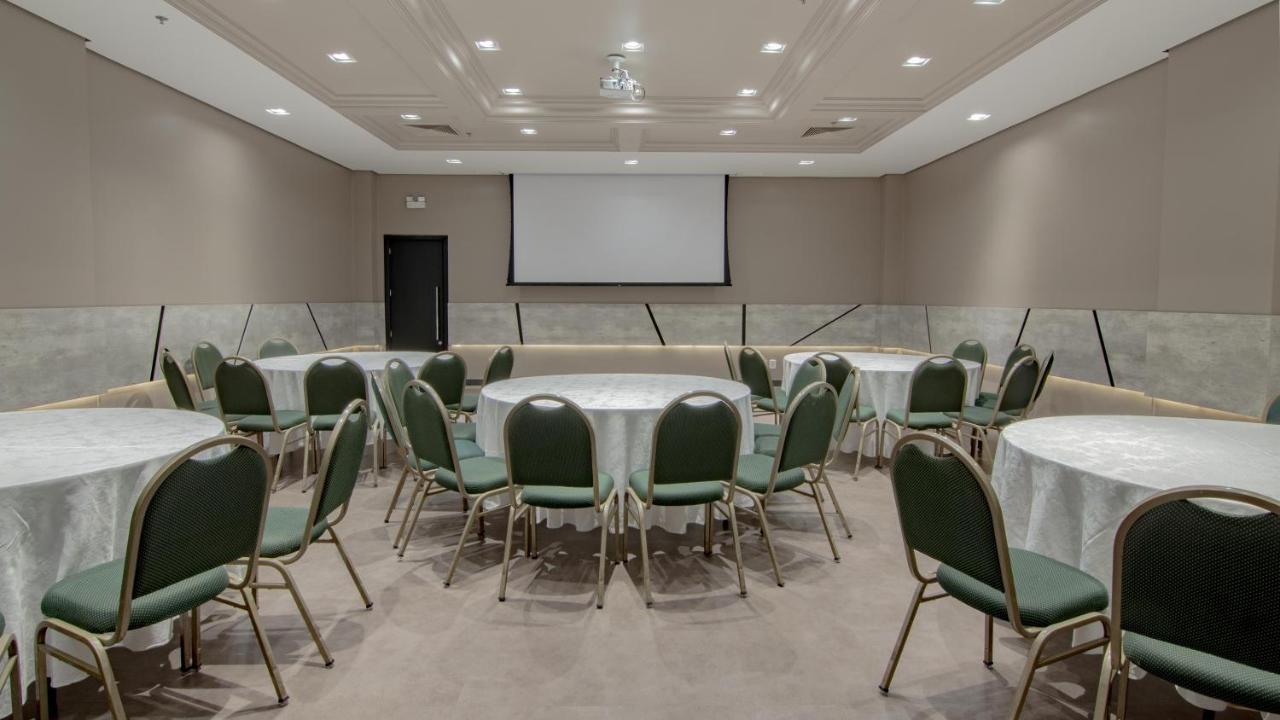 Hotel Deville Prime Porto Alegre Luaran gambar Meeting room