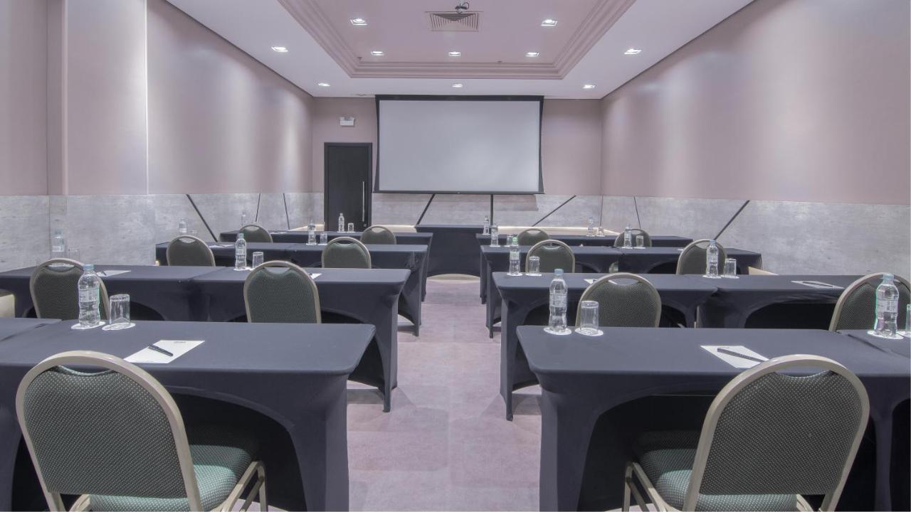 Hotel Deville Prime Porto Alegre Luaran gambar Meeting room