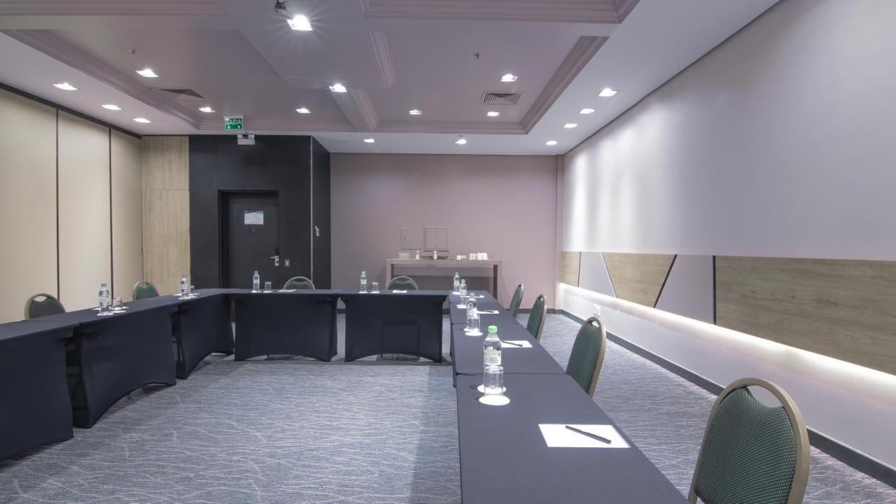 Hotel Deville Prime Porto Alegre Luaran gambar Meeting room