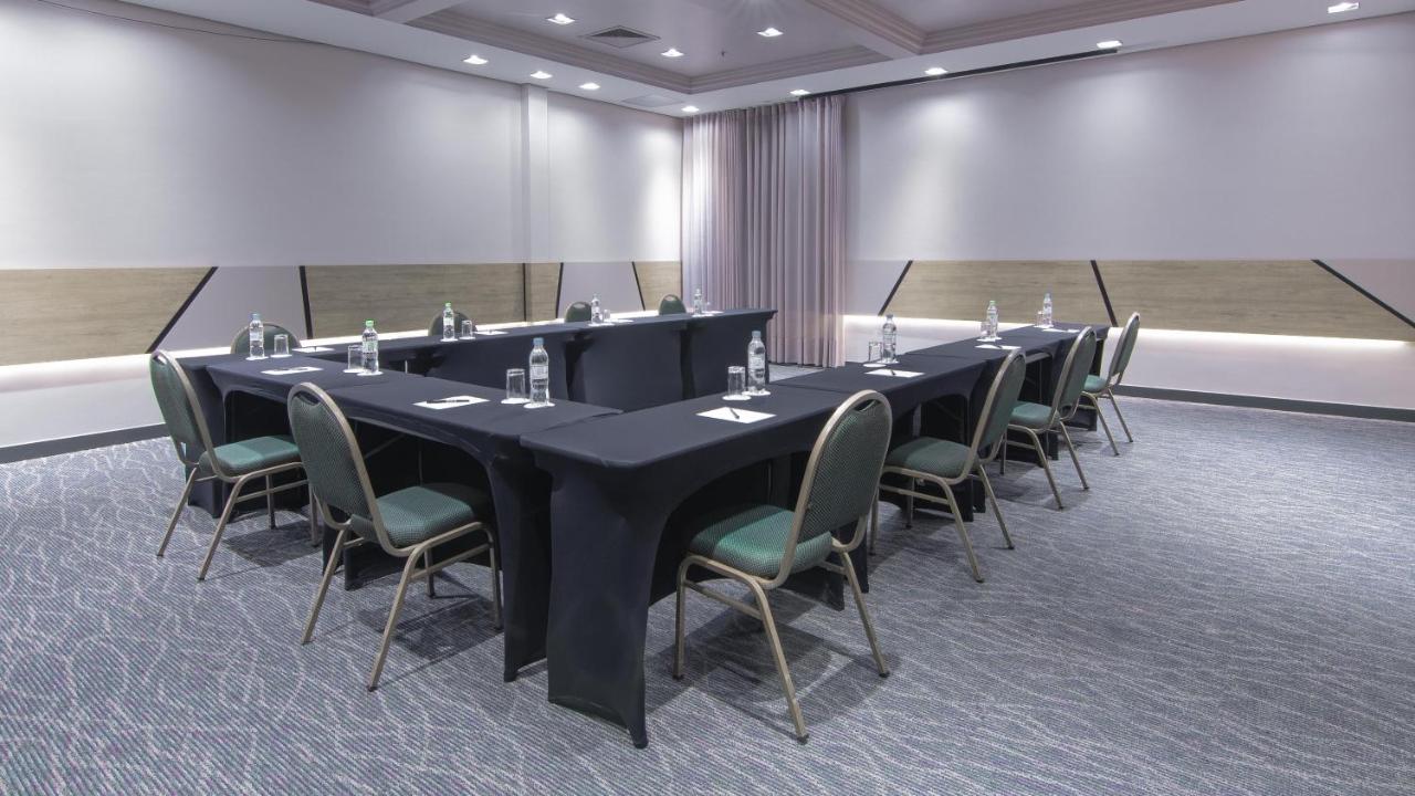 Hotel Deville Prime Porto Alegre Luaran gambar Meeting room